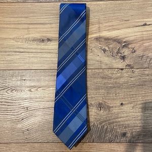 Kenneth Cole Stripped Silk Tie